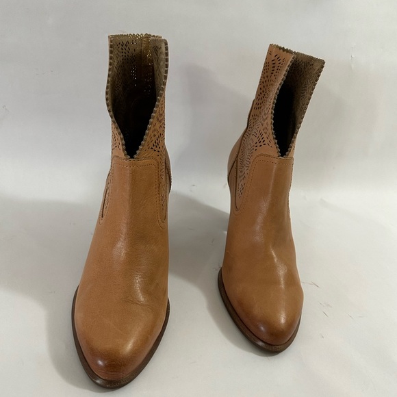 UGG booties size 9.5 - Picture 5 of 15